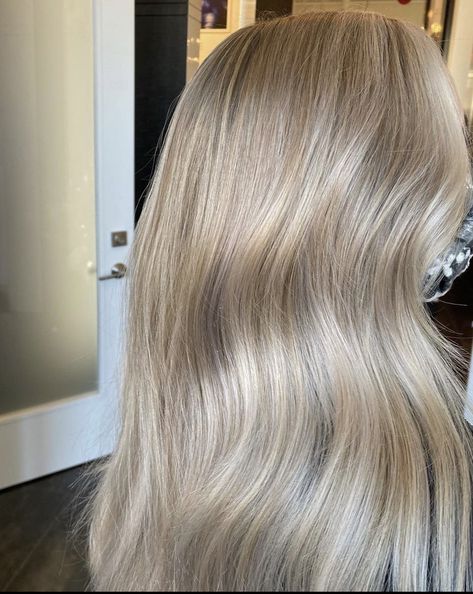 Oat Blonde Hair, Oat Milk Blonde Hair, Oat Milk Blonde, Coconut Milk For Hair, Butter Blonde, Hair References, Pearl Blonde, Autumn Hair, Pinterest Contest