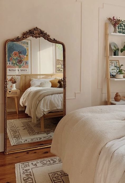 Eclectic Feminine Decor, Anthropologie Bedroom Aesthetic, Anthropologie Bedroom, Bedroom Decor Contemporary, Masculine Bedroom Decor, Feminine Decor, Masculine Bedroom, Pinterest Contest, Anthropologie Home