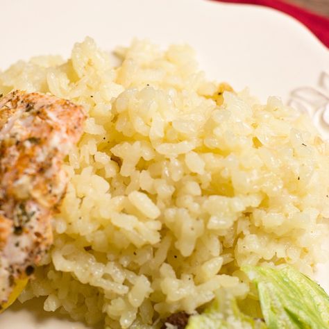 Rice Maker Recipes, Rice With Butter, Cheesy Rice Recipes, Creamy Parmesan Rice, Lemon Herb Salmon, Parmesan Rice, Herb Salmon, Rice Maker, Rice Side Dish Recipes