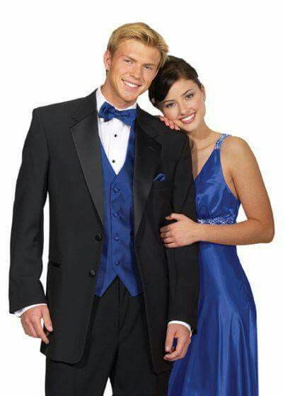 Prom Looks For Guys, Quince Court, Mens Tuxedos, White Tuxedo Wedding, Prom Tux, Black Groom, Mens Wedding Suits, Suits Outfits, Prom Tuxedo