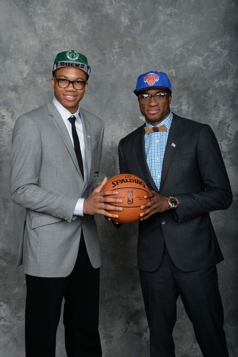 Thanasis Antetokounmpo and Giannis Antetokounmpo - The Cut Basketball Workouts Training, Draft Day, Nba Fashion, Giannis Antetokounmpo, Basketball Workouts, Stylish Suit, Nba Draft, Best Friends Funny, National Basketball Association