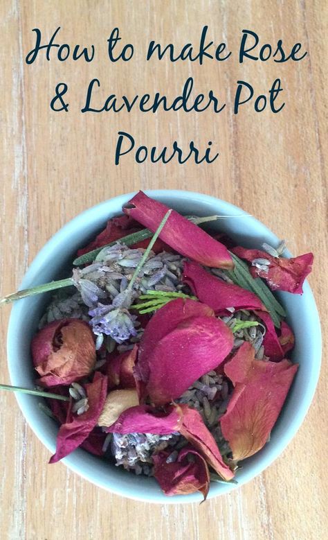 Potpourri Diy, Lavender Pot, Diy For The Home, Rose Potpourri, Thrifty Christmas, Lavender Potpourri, Holiday Potpourri, Homemade Potpourri, Crafts For The Home