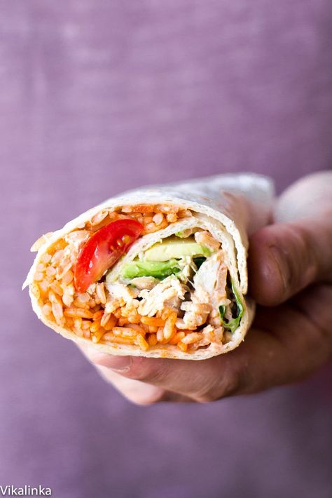 Delicious Peri Peri Rice and Chicken Wrap with Avocado and Spicy Yogurt Sauce. Your lunch just got very exciting! Wraps With Rice, Spicy Yogurt Sauce, Vikalinka Recipes, Lazy Meals, Fancy Lunch, Rice And Chicken, Hot Snacks, Chicken Wrap, Peri Peri