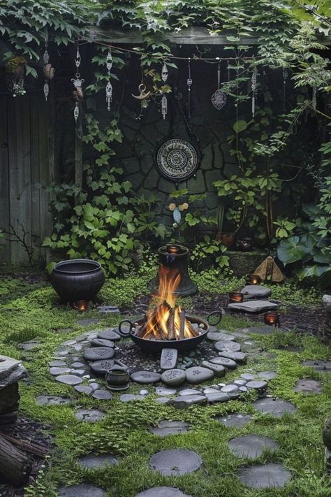 Reclaimed Garden Ideas, Pagan Garden Ideas, Witch Of The Woods Aesthetic, Outdoor Alter Ideas Pagan, Hobbit Backyard, Witchy Outdoor Decor, Irish Garden Ideas, Witch Backyard, Mystical Garden Ideas