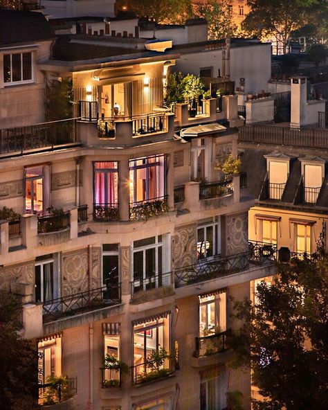 Raphael Metivet on Instagram: “Paris by night ✨It must be pretty amazing to live in this place, just next to the Eiffel Tower 🤩 • • • • #thisisparis #igersparis…” Raphael Metivet, Romantic Paris, Paris Luxury, Instagram Paris, Parisian Apartment, Paris At Night, Paris Apartments, Dream Apartment, House Goals