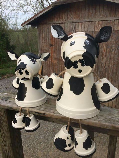 Plant Pots Crafts, Cow Craft, Terra Cotta Pot Crafts Diy, Clay Pot Projects, Flower Pot People, Pot People, Flower Pot Art, Terra Cotta Pot Crafts, Painted Pots Diy