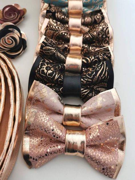 Check out this item in my Etsy shop https://www.etsy.com/listing/1246853166/rose-gold-and-black-bow-tie-floral Black And Rose Gold Suit, Rose Gold And Brown Wedding Theme, Tuxedo For Men Wedding Rose Gold, Rose Gold And Black Quinceanera, Gold And Black Tuxedo, Rose Gold And Black Wedding Theme, Groomsman Outfits, Black And Rose Gold Wedding, Blush Pink And Black Wedding