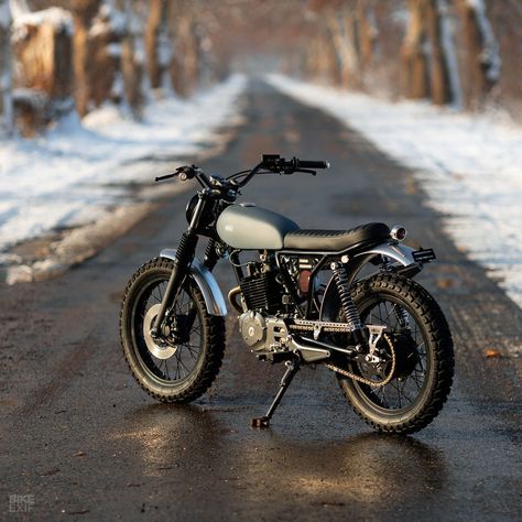 Turning the CB250 RS into a vintage-style Honda trail bike | Bike EXIF Cb 450 Cafe Racer, Cb 750 Cafe Racer, Honda Cb250, Cb 250 Twister, Enduro Vintage, Cb 450, Honda Scrambler, Tracker Motorcycle, Motor Custom