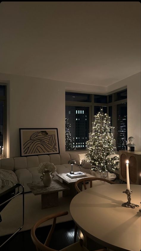 Christmas Tree Nyc, Christmas In Nyc, Christmas Nyc, Tinsel Tree, Cozy Room Decor, Nyc Apartment, Decor Home Living Room, Junk Drawer, Cozy Room