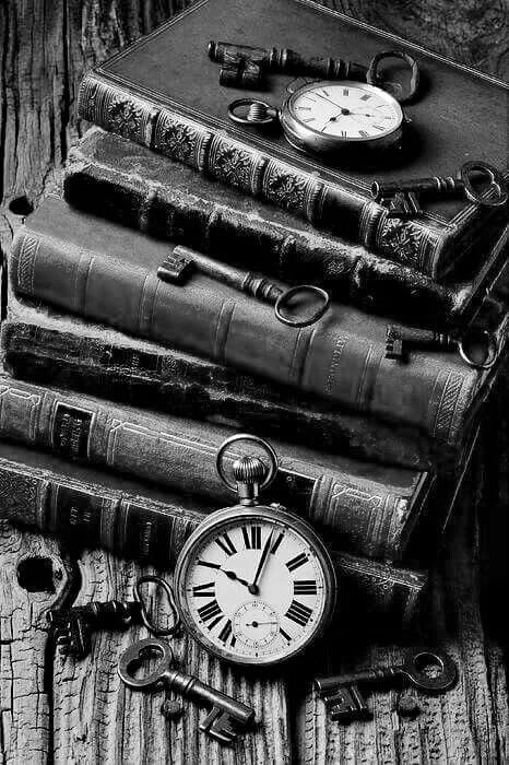 The Books and the Keys that Open the Time Circles Dark Academia Pictures, Famous Photographs, Steampunk Wings, Trick Pictures, Dave Eggers, Royal Core, Ancient Books, Vintage Phones, Antique Clock