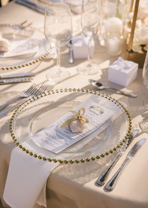 Wedding in Villa La Joya | Cancun and Tulum Wedding Photographer Napkins Wedding Ideas, Elegant Chic Wedding, Wedding Plate Setting, Wedding Silverware, Wedding Plate, Chic Wedding Decor, Tulum Wedding, Napkins Wedding, Wedding Plates