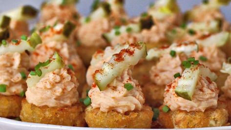 Deviled tots are the Super Bowl appetizer recipe you need to make this Sunday Crispy Potato Bites, Super Bowl Snack Recipes, Superbowl Food Appetizers, Spicy Pickle, Spicy Pickles, Superbowl Appetizers, Game Day Appetizers, Potato Bites, Homemade Pickles