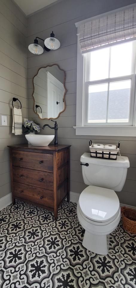 Bathroom Vanity To The Floor, Half Bathroom Small Vanity, Farm Bathroom Sink, Old Farmhouse Bathroom Ideas, Peel And Stick Floor Tile On Wall Diy Projects, Vessel Bathroom Sink Ideas, Small Wooden Vanity Bathroom, Small Bathroom Inspiration Farmhouse, Diy Home Bathroom