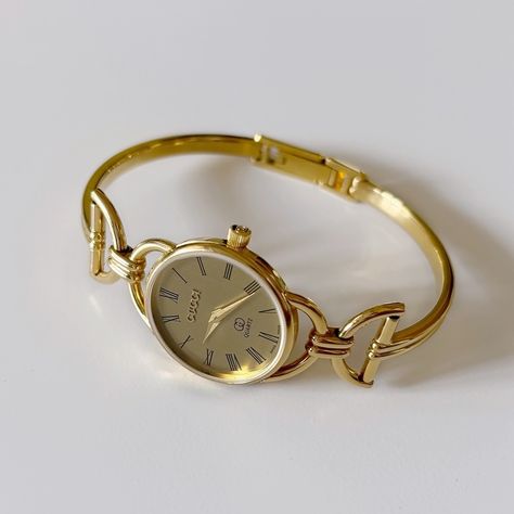 SOLD** Gucci Round Gold Plated Bangle Watch from the 90s will be available today at 5pm pacific time! Ring Watch Women, Bangle Watches Women, Gold Bangle Watch, Pretty Watches, Ladies Bracelet Watch, Simple Watches, Watches Collection, Graduation Jewelry, Ladies Bracelet