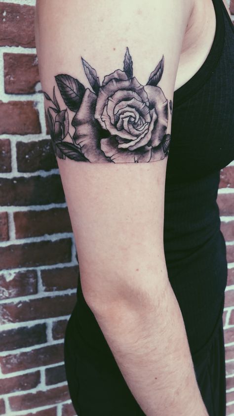 Rose Arm Band Tattoo, Rose Band Tattoo Design, Rose Band Tattoo, Roses With Vines Tattoo, Vines And Roses Tattoo, Rose With Vines Tattoo, Band Tattoo, Mens Band, Thigh Tattoo