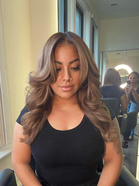 Fall Hair Colors For Light Skin Women, Hair Color On Pale Skin, Dark Skin Latina Hair Color Ideas, Hair Color That Matches Skin Tone, Hair Color Ideas Pale Skin, Ash Brown Hair On Tan Skin, Baddie Light Brown Hair, 2000 Hair Color, Dark Natural Blonde Hair