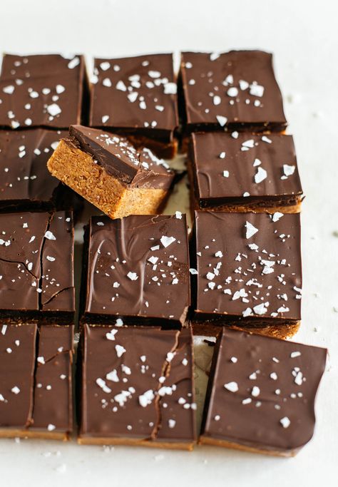 Almond Butter Bars, Brownie Vegan, Chocolate Almond Butter, Almond Butter Recipes, Butter Brownies, Almond Bars, Vegan Bar, Dark Chocolate Almonds, Butter Bars