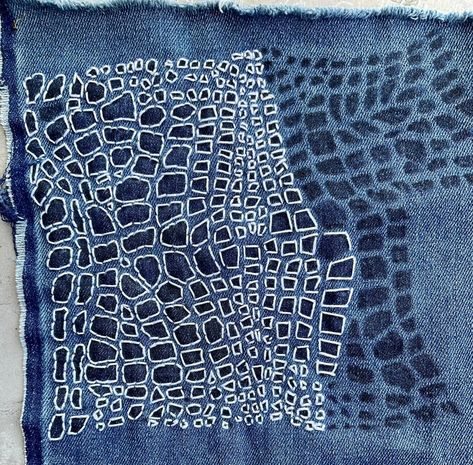 Denim Manipulated, Escape Halloween, Jean Ideas, Creative Fabric, Textiles Sketchbook, Embroidery Product, Denim Tie, Textures Fashion, Textiles Projects