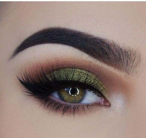 Best Eyeshadow Colors for Hazel Eyes Hazel Eye Makeup, Pretty Eye Makeup, Makeup Looks For Green Eyes, Makeup For Hazel Eyes, Silicone Makeup, Best Eyeshadow, Green Makeup, Green Candy, Simple Eye Makeup