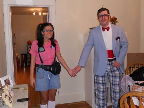 Girl Nerd Costume, Bread Machine Rolls Recipes, 80s Nerd, Nerd Party, Nerd Costume, Spirit Days, Spirit Week Outfits, Nerd Outfits, Homecoming Week