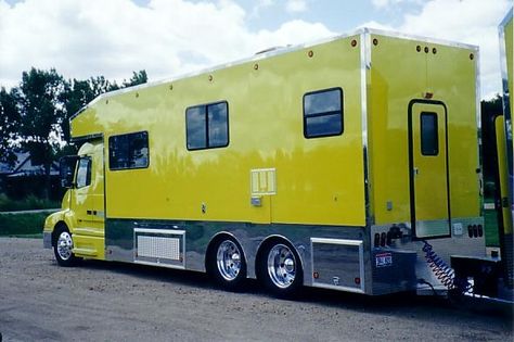 Truck House, Cool Rvs, Rv Motorhomes, Luxury Motorhomes, Luxury Rv, Rv Truck, Camper Caravan, Bus Camper, Kenworth Trucks