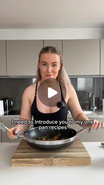 Bethany Dobson on Instagram: "Let me introduce you to one pan cooking…

One of my favourite ways as it requires hardly no cleaning up and it’s done in 15 minutes 🤝🏻🤝🏻

If you want all my favourite recipes in one place, you need grab my ebook - go to the link in my bio 🔗

Ingredients:
- 2 high protein pork sausages (I get the ‘skinny sausages’ from @aldiuk )
- 60g dry pasta
- 1/2 tsp of: paprika, salt and pepper
- 1/2 chicken stock cube
-100-200ml of water (add more if your pasta is thirsty😂)

Enjoy 🤝🏻" Bethany Dobson, Dry Pasta, Pork Sausages, Pan Cooking, Drying Pasta, Cooking Pan, Pan Recipes, One Pan Meals, Pork Sausage