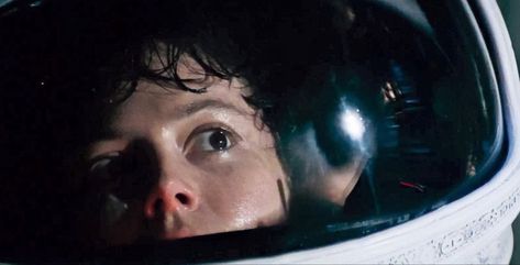 Alien Movie Stills, Alien 1979 Screencaps, Alien 1979 Aesthetic, Alien Movie Aesthetic, Alien Desktop Wallpaper, Nostromo Crew, Alien Ridley Scott, Film Screencaps, Alien Ripley