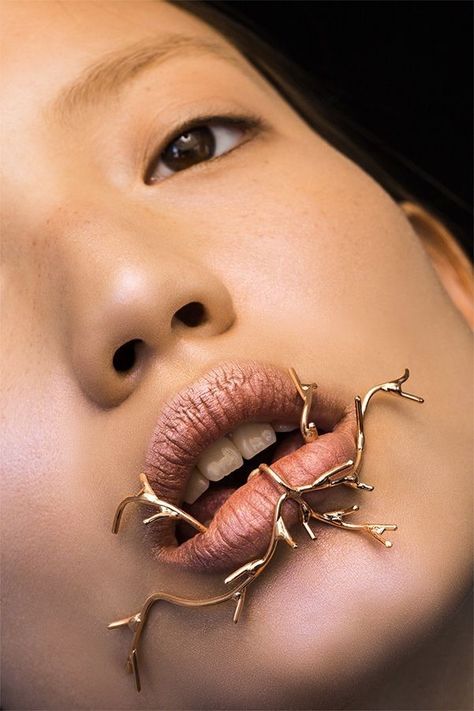 Face Jewelry, Face Jewellery, Face Jewels, Dope Jewelry, Unusual Jewelry, Fantasy Jewelry, Jewelry Inspo, Piercing Jewelry, Nostril Hoop Ring