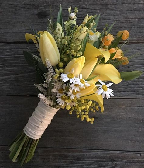 Yellow Tulip Flower Arrangements, Yellow Lily Bouquet, Light Yellow Bouquet, Yellow Bridesmaid Bouquet, Yellow Bridal Bouquet, Tulip Bridal Bouquet, Yellow Bridal Bouquets, Homecoming Flowers, Yellow Wedding Bouquet