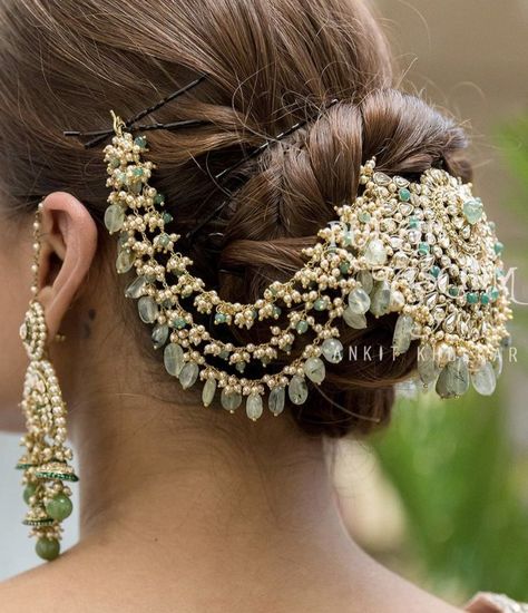 Beaded Wedding Jewelry, Unique Wedding Hairstyles, Bridal Jewellery Inspiration, Easy Hairstyles For Thick Hair, Bridal Hair Buns, Pretty Jewelry Necklaces, Hair Jewels, Fancy Jewellery Designs, Headpiece Jewelry