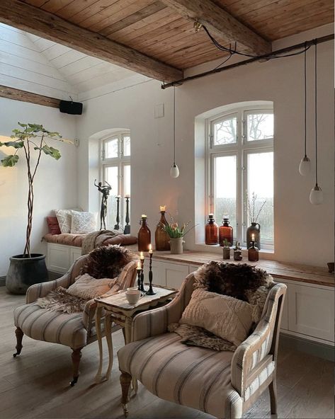 Swedish Country House, My Scandinavian Home, Country House Interior, French Country Living Room, Long Bench, Red Brick House, Swedish House, Scandinavian Interior, Scandinavian Home