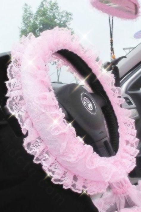 Cars Cute, Pink Car Seat Covers, Car Pink, Princess Car, Pink Cars, Hello Kitty Car, Girly Car Accessories, Car Deco, Charmmy Kitty