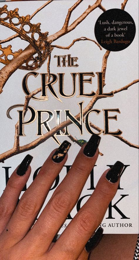 Book the cruel prince inspired nails #goldandblack #thecruelprince #books #nails #cardan #judeandcardan Cruel Prince Nail Art, Nail Art Books Inspired, Book Nails Aesthetic, Dark Academia Nails Acrylic, Cruel Prince Nails, Book Themed Nails, Prince Inspired Nails, Dark Academia Nails Ideas, Slytherin Aesthetic Nails