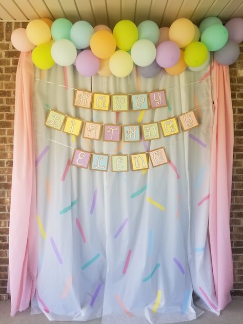 Ice Cream Party Backdrop Ideas, Two Sweet Birthday Party Favors, Sweet One Birthday Food, Fourever Sweet Party Decorations, Ice Cream Shop Birthday Party, Five Is So Sweet Party, Ice Cream Birthday Party Theme Decorations, Sweet Sassy Birthday Party, Diy Sweet One Birthday Decorations