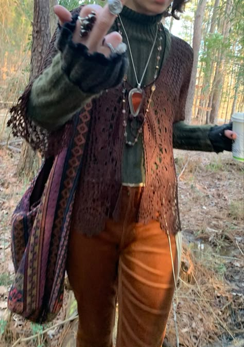 Boho Earthy Aesthetic Outfits, Whimsigoth Aesthetic Clothes, Whimsigoth Fashion Winter, Hippie Male Outfit, Eco Goth Aesthetic, Masculine Whimsigoth, Winter Hippy Outfits, Male Hippie Outfits, Vintage Hippie Outfits