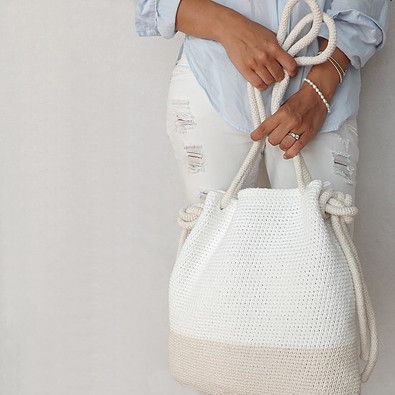 Lakeside Loops | Crochet Patterns Knitting Bag Diy, Modern Haken, Pool Bag, Crochet Shell Stitch, Crochet Rope, Crochet Purse Patterns, Crochet Bags Purses, Modern Crochet, Purse Patterns