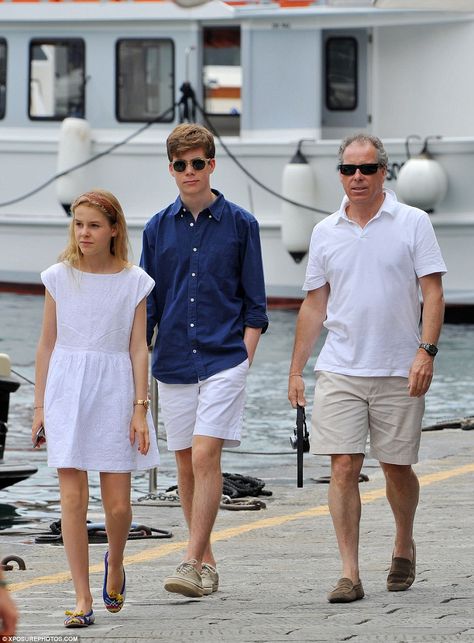 Viscount Linley strolled with his daughter, Margarita Armstrong-Jones, 14, who was a bride... Arthur Chatto, Charles Armstrong Jones, Prinses Margaret, Margarita Armstrong Jones, Lord Snowdon, David Armstrong Jones, Sarah Chatto, Windsor Family, David Armstrong