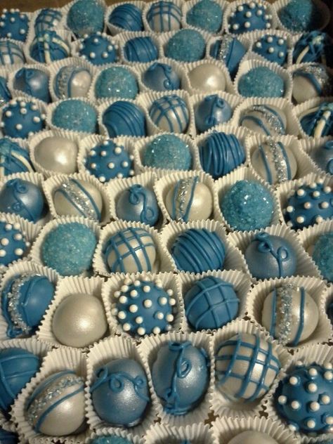 Blue and silver cake balls for a Cinderella party Blue And Silver Cake, Cinderella Bridal Shower, Diamonds And Denim Party, Cinderella Sweet 16, Wedding Table Pink, Cinderella Theme, Cinderella Birthday Party, Disney Bridal Showers, Diamond Party