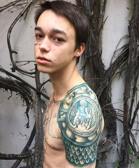 Traps Tattoo Men, Traps Tattoo, Sasha Trautvein, Brian Dawkins, Greek Mythology Tattoos, Mythology Tattoos, Gothic Tattoo, Swag Cartoon, Boy Tattoos