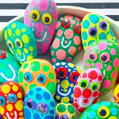 Pom Pom Critters, Rock Friends, Big Classroom, Its Too Much, Quiet Critters, Pet Rock, Pet Rocks, Kids' Crafts, Googly Eyes