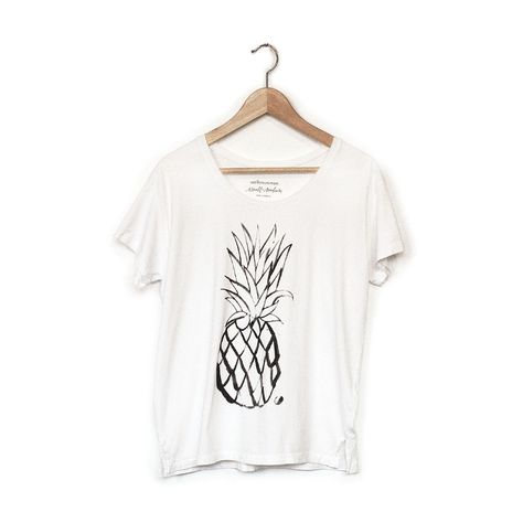 Pineapple Fashion, Pineapple Clothes, White Pineapple, Emerald Dresses, Place Dress, Pineapple Print, Weekend Outfit, Cool Tees, Travel Outfit