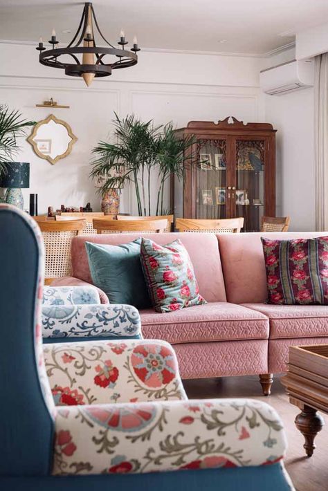 The living room décor is colourful with upholstery fabrics - Beautiful Homes Living Room Designs India, Indian Interior Design, Living Room Ideas Indian, Indian Living Room, Indian Living Rooms, Study Room Design, Furniture Details Design, Hallway Designs, Upholstery Fabrics