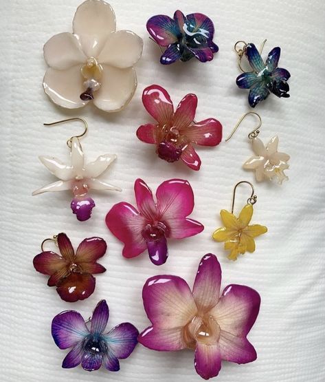 Orchid Earrings, Real Flower Jewelry, Dope Jewelry, Funky Jewelry, Jewelry Lookbook, Resin Flowers, Floral Earrings, Jewelry Inspo, Dream Jewelry