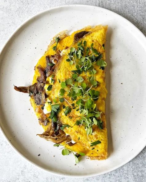 Mushroom Goat Cheese Omelette - by Carina Wolff Goat Cheese Omelette, Mushroom Goat Cheese, Onion Omelette, Cheese Omelette Recipe, Mushroom Omelette, Cheese Omelette, Garlic Recipe, Micro Greens, Omelette Recipe