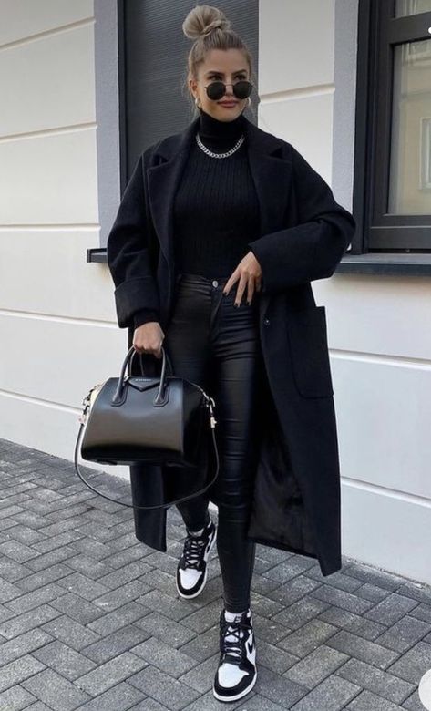 Outfit Ideas Everyday, Mantel Outfit, Nyc Winter Outfits, Ny Outfits, Nyc Outfits, New York Outfits, Winter Fashion Outfits Casual, Cold Outfits, Looks Street Style