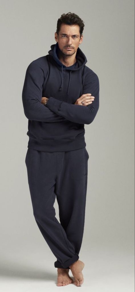 Mens Loungewear Fashion, Loungewear Photography, David Gandy Style, Casual Home Outfits, Mens Leisure Wear, Loungewear Aesthetic, Lounge Wear Men, Winter Loungewear, Men Loungewear