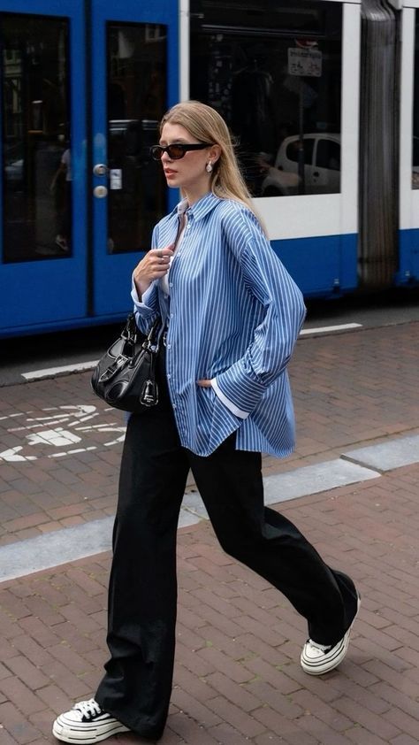 Blue Stripe Shirt Outfit, Cropped Button Up Shirt Outfit, Smart Casual Blue, Striped Blouse Outfit, Blue Striped Shirt Outfit, Collar Outfits, Outfits With Striped Shirts, Outfit Inspo Spring, Fashion Trend Forecast