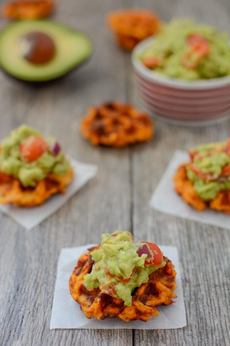 Guacamole Waffle Bites + 5 Recipes for your 4th of July BBQ Waffle Appetizer, Waffle Bites, Falafel Waffle, Grilled Cheese Waffles, Potato Waffles, Savory Waffles, Sweet Potato Waffles, Crispy Waffle, Gluten Free Appetizers