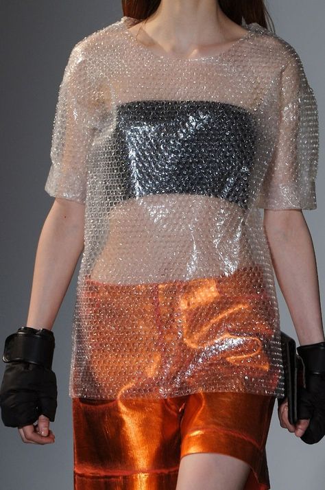 brc Recycled Dress, Funny Fashion, Weird Fashion, Futuristic Fashion, Recycled Fashion, Upcycled Fashion, Future Fashion, Martin Margiela, Mode Inspo