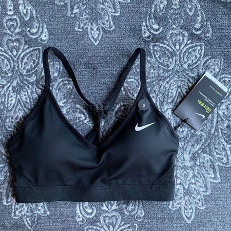 Nike Sports Bra Outfit, Sports Bras Outfits, Nike Bras, Cute Highschool Outfits, Nike Bra, Sports Bra Outfit, Bra Outfit, Gymwear Outfits, Cute Sports Bra